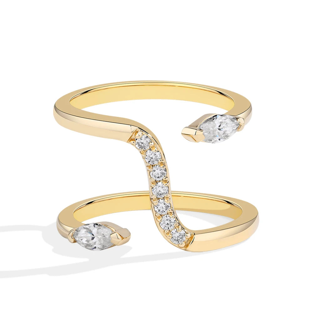 Close-up of Double Snake Moissanite Ring in 925 silver metal and 18K yellow gold finish - Sensitive Stones 