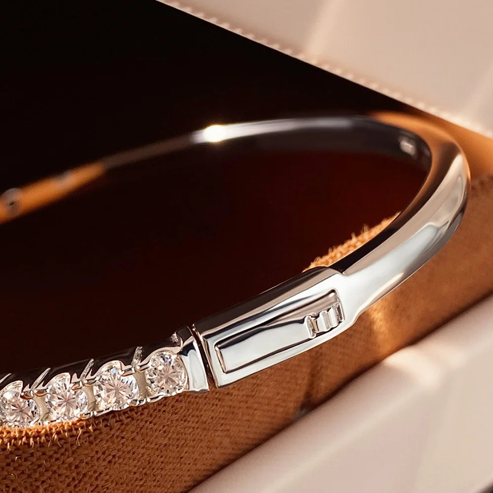Clasp and setting detail of moissanite bangle bracelet, 925 sterling silver – Sensitive Stones