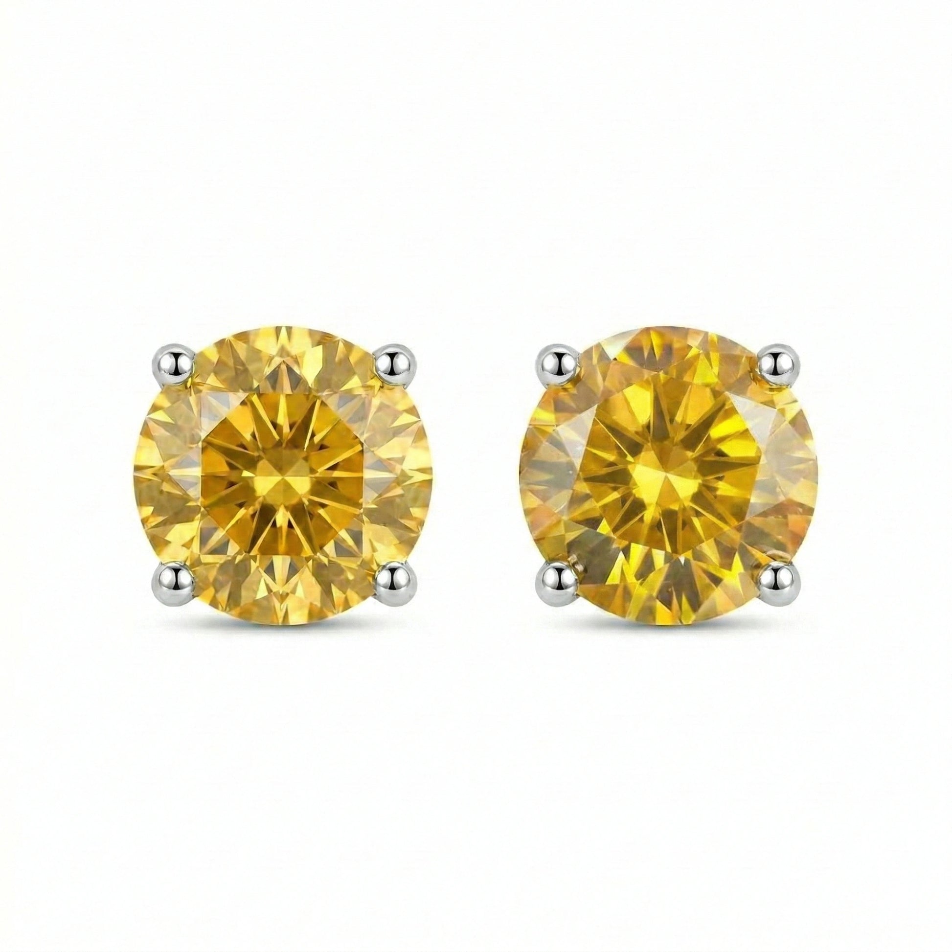 Yellow moissanite stud earrings, round cut, set in 925 sterling silver with 18K gold plating | Sensitive Stones